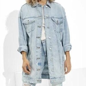 AMERICAN EAGLE AE Light Wash Blue Oversized Boyfriend Denim Jacket Size Small